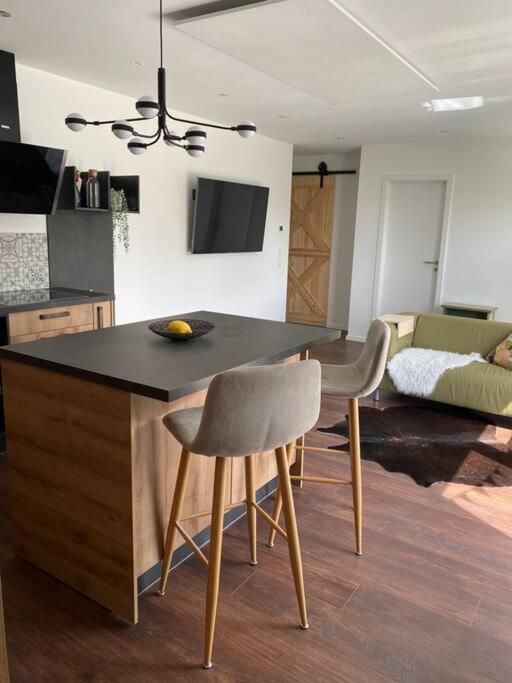 Gemuetliche Wohnung -Schwarzwald Neuweiler  Kültér fotó